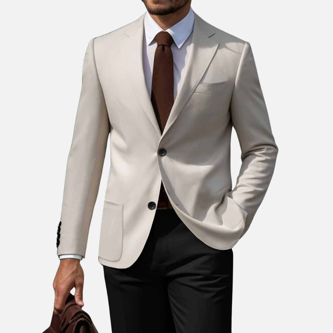 Blazer Masculino Valtrich VT154 com modelagem slim fit, fechamento por botões e forro interno, proporcionando elegância e conforto para eventos formais.